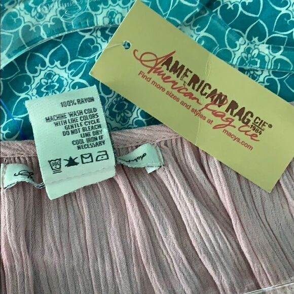 American Rag rose lace blouse. - Picture 7 of 8